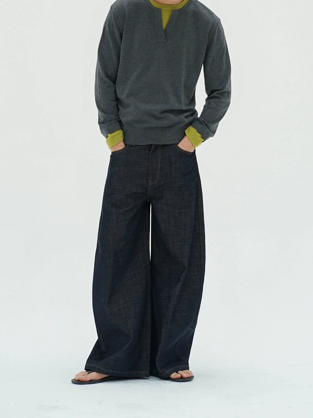 Thread | Denim Raw Curved Jeans