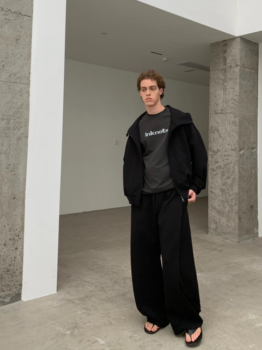 Thread | Structure Curved Sweatpants
