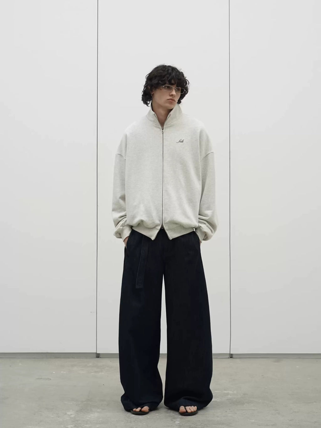 Embroidered Stand Collar Cropped Zip Jacket
