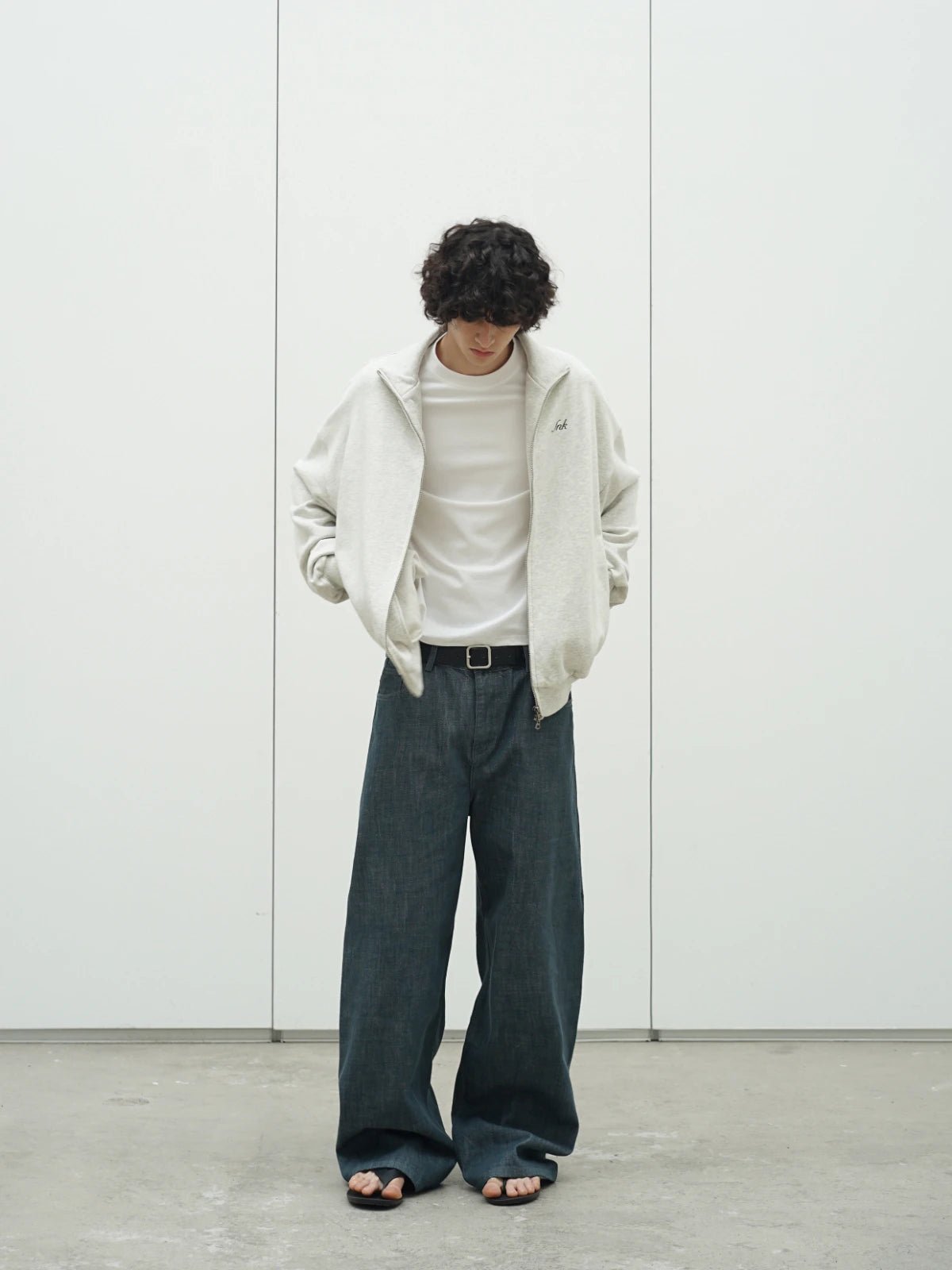 Embroidered Stand Collar Cropped Zip Jacket