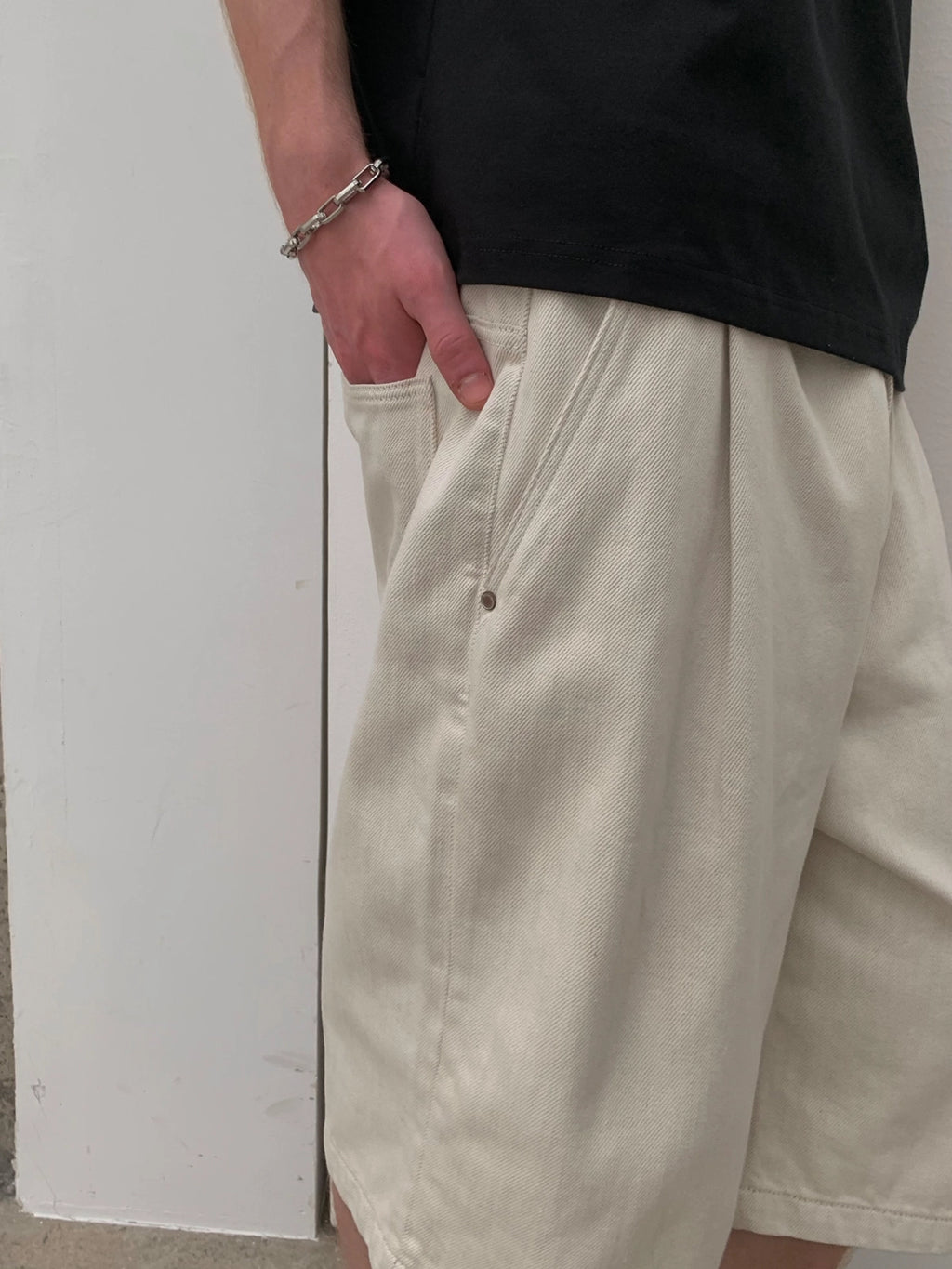 Thread | Form Wide Pleated Shorts