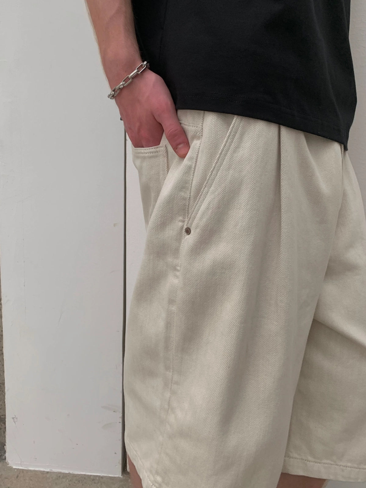 Thread | Form Wide Pleated Shorts