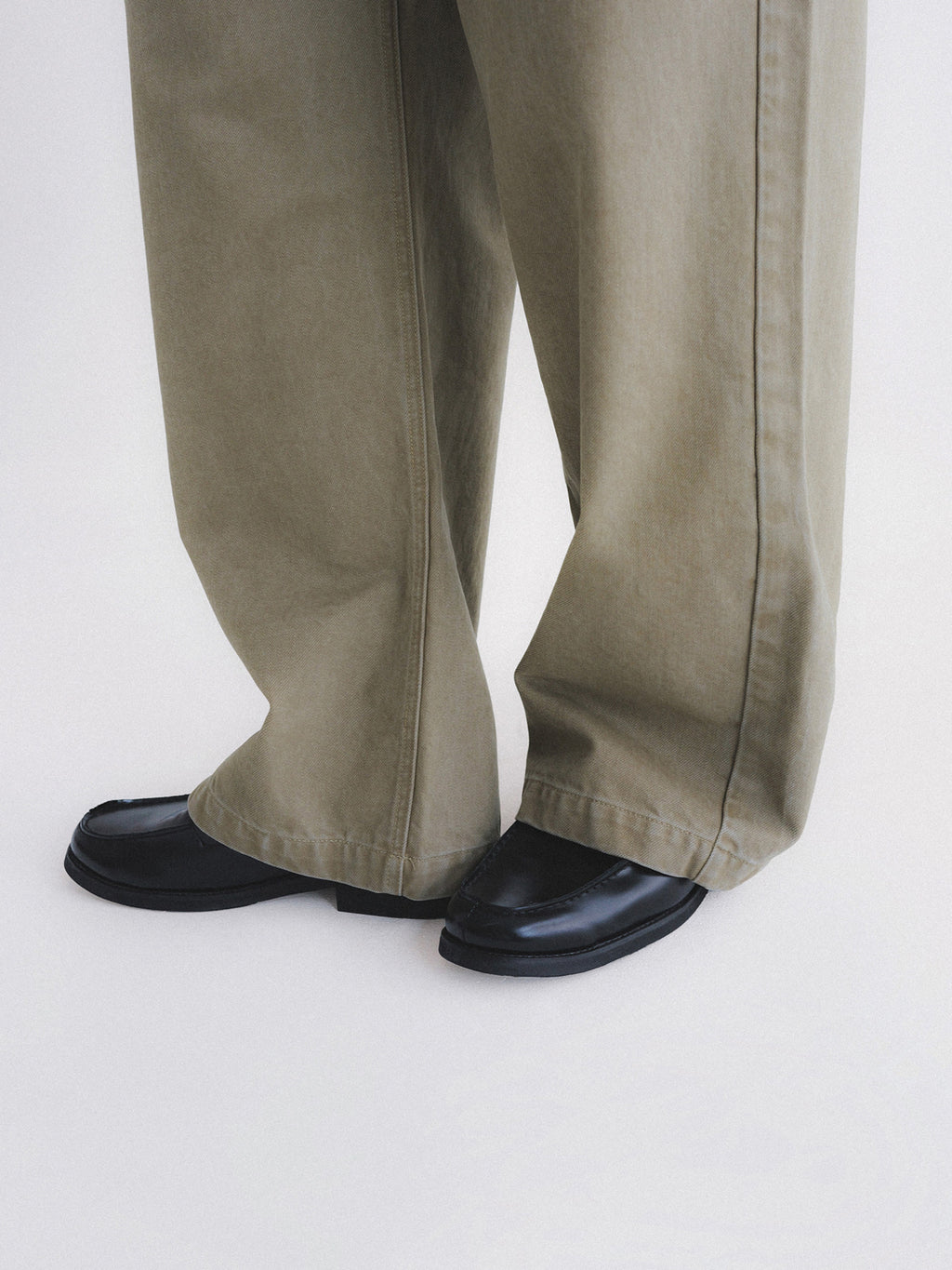 Thread | Washed Lyocell Double-Pleat Jeans