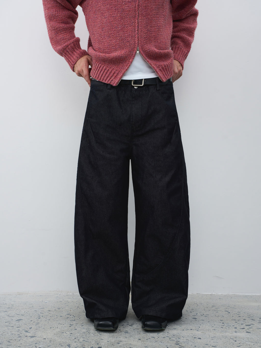 Curved Leg Baggy Jeans