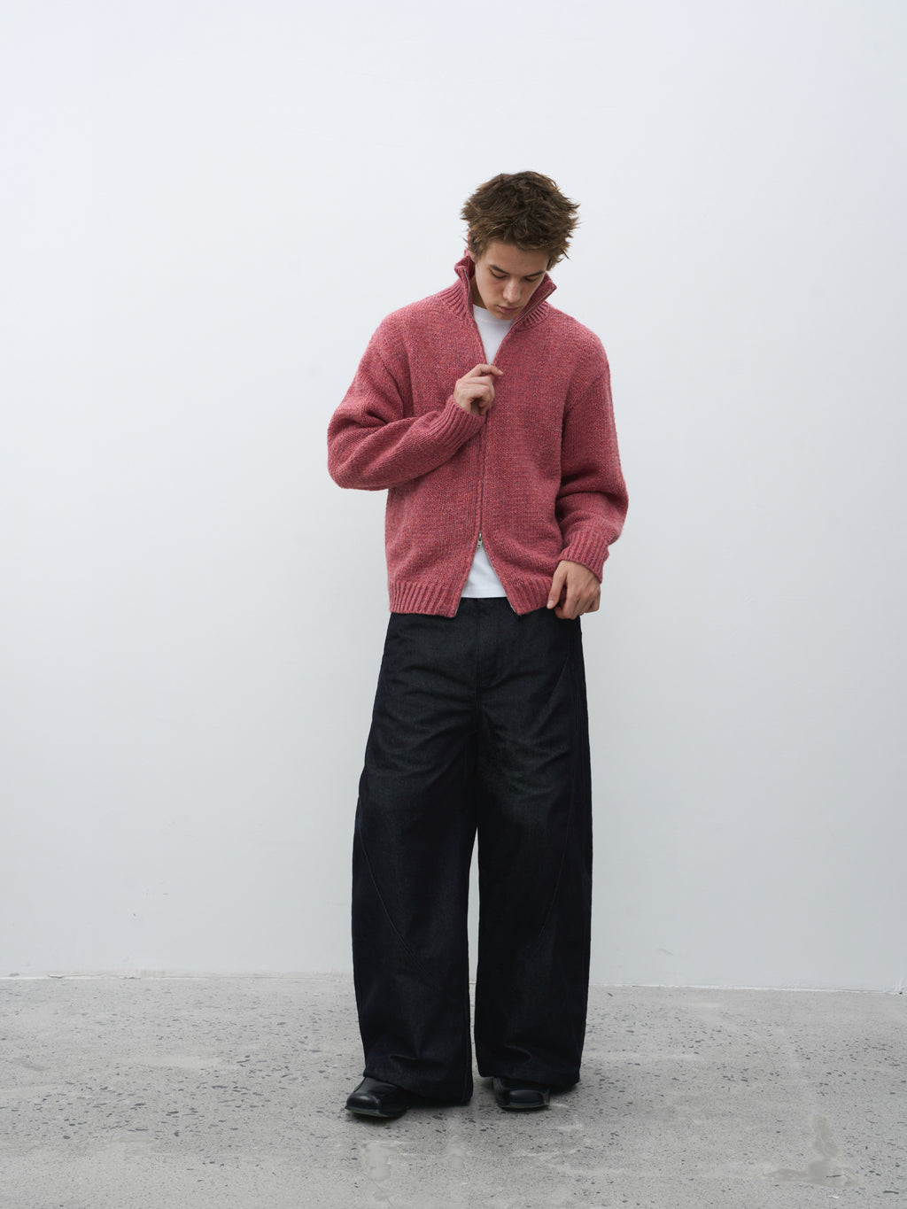 Curved Leg Baggy Jeans